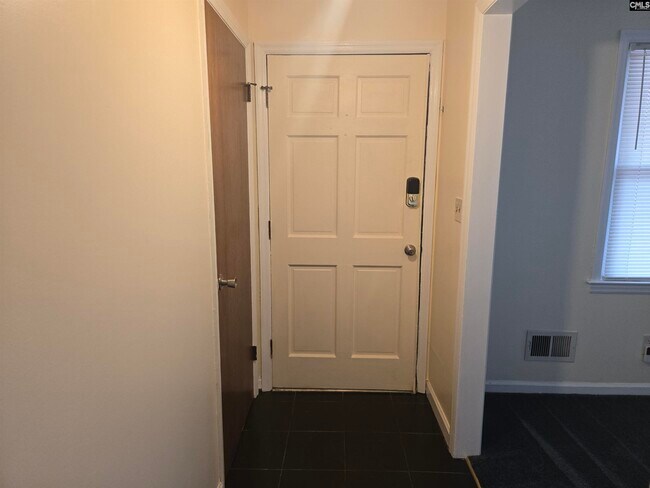 Foto del edificio - 1707 Teakwood Ln