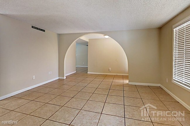 Foto del edificio - 3830 W Royal Palm Rd