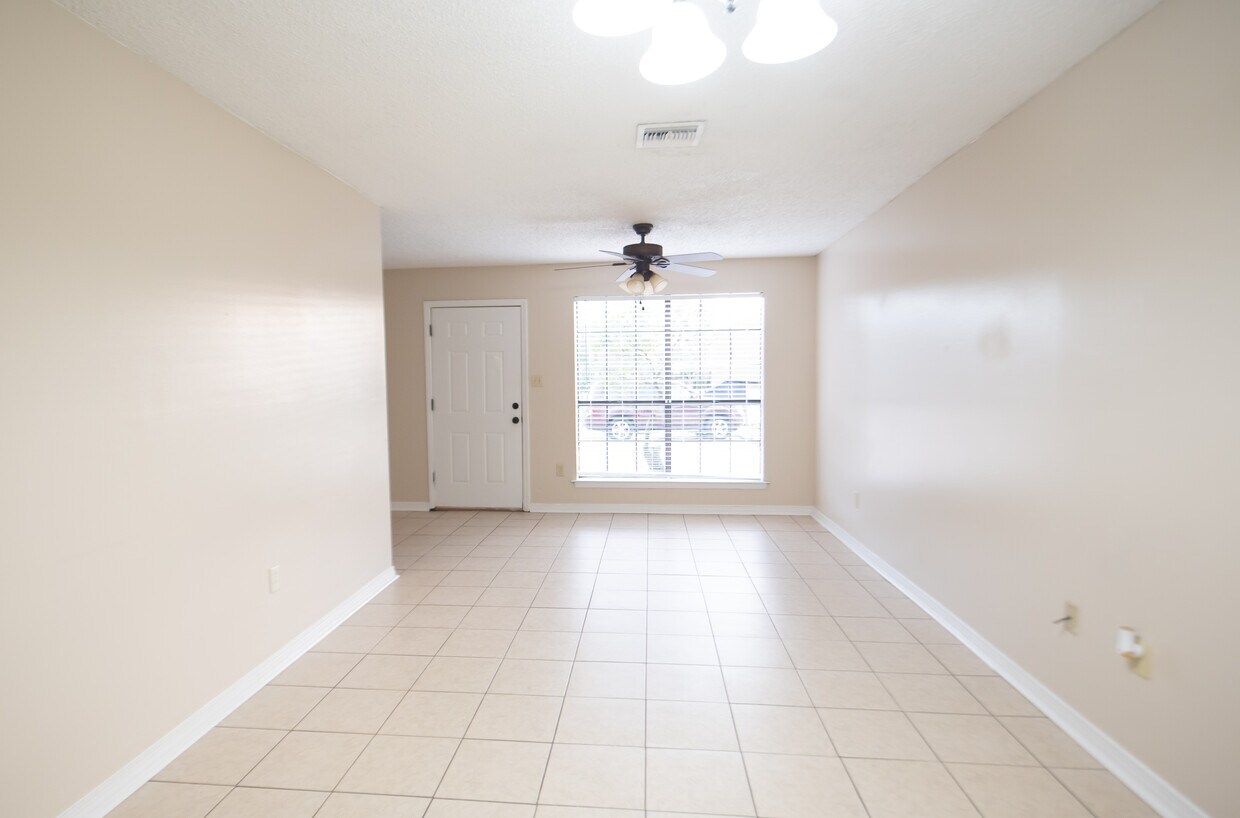 Foto del edificio - 7091 Perkins Place Ct
