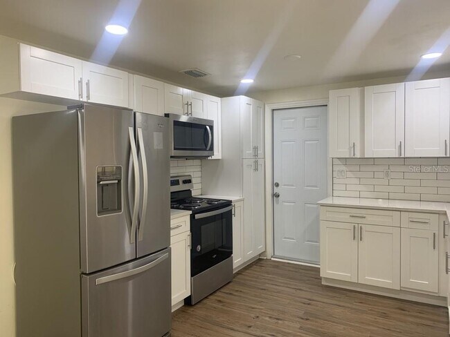 Building Photo - 7111 N 53rd St