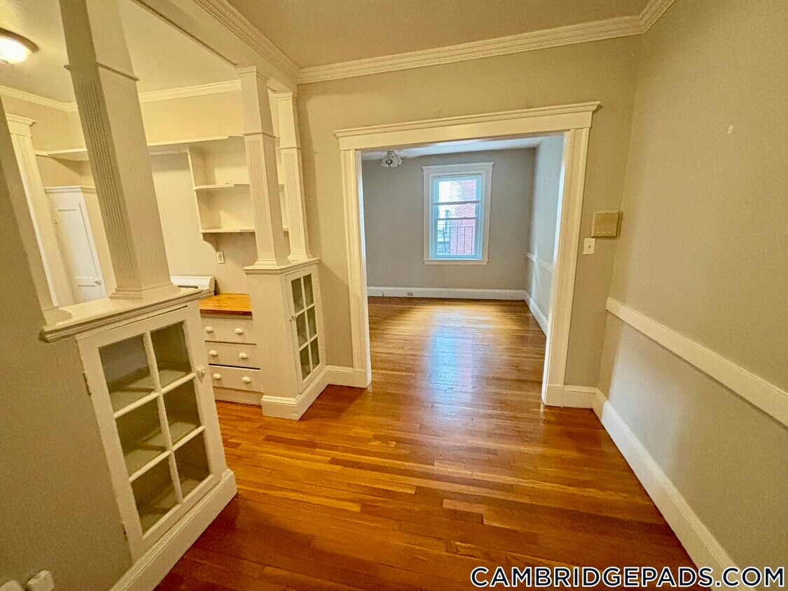 Primary Photo - 11 Gray St