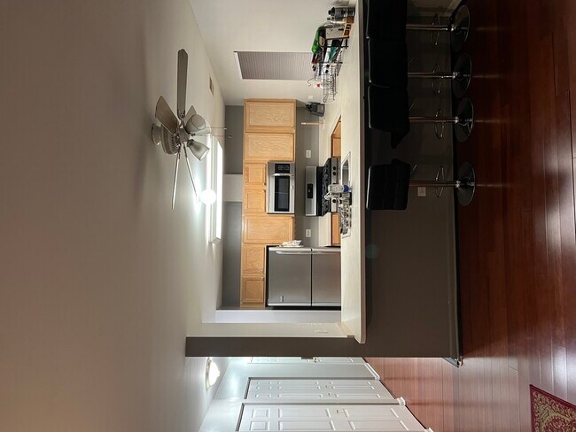 Foto del edificio - 1148 N Howe St