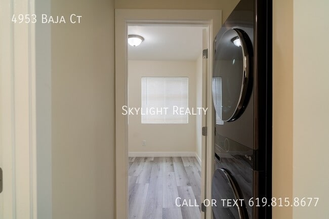 Building Photo - 4953 Baja Ct