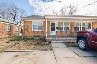 Building Photo - 2042 S Pinecrest St