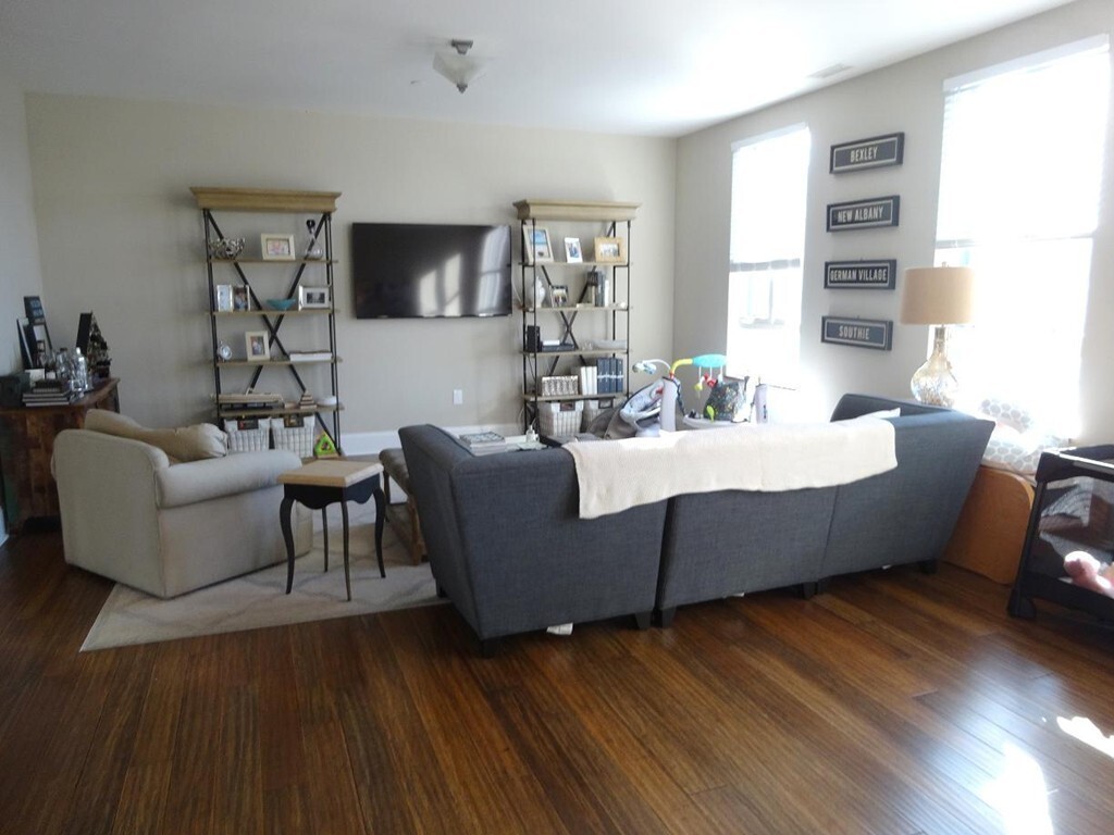 Foto principal - 380 W Broadway
