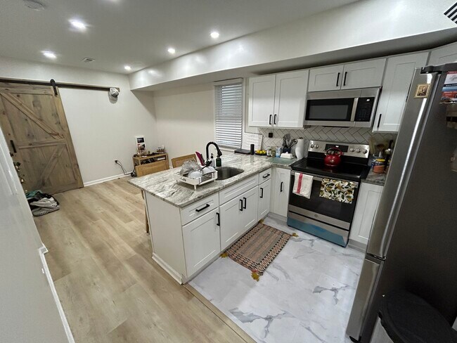 Photo - 3104 Richmond St Apartments