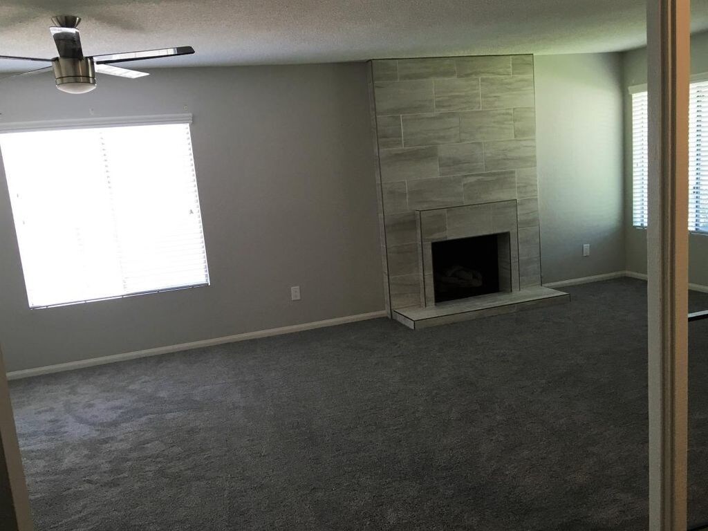 Foto del edificio - 4935 Megan Way