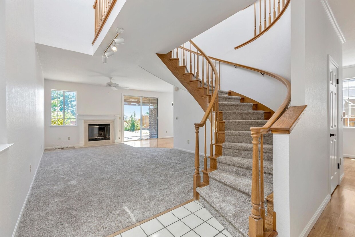 Primary Photo - Renovated 4 Bedroom Home Available in the ...