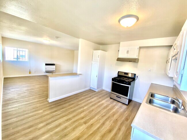 Foto del edificio - 1530 Locust Ave