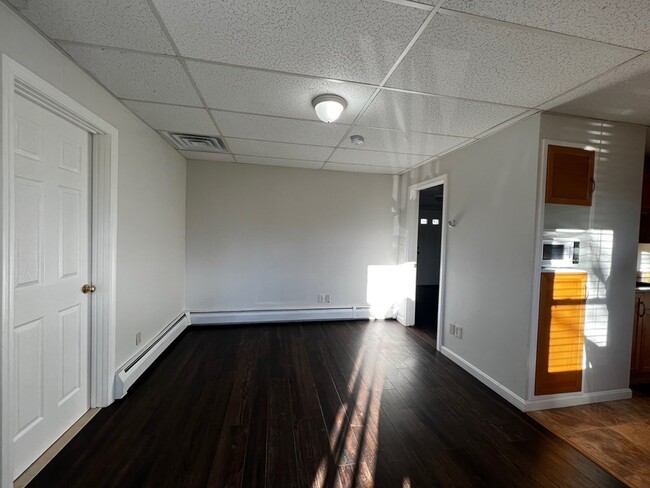 Foto del edificio - 1629 Fall River Ave