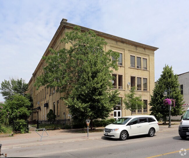 Photo du bâtiment - Somerville Place Lofts