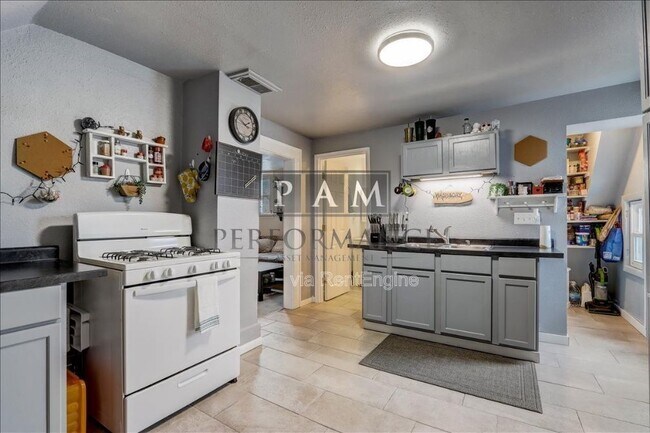 Foto del edificio - 3727 E Squire Ave