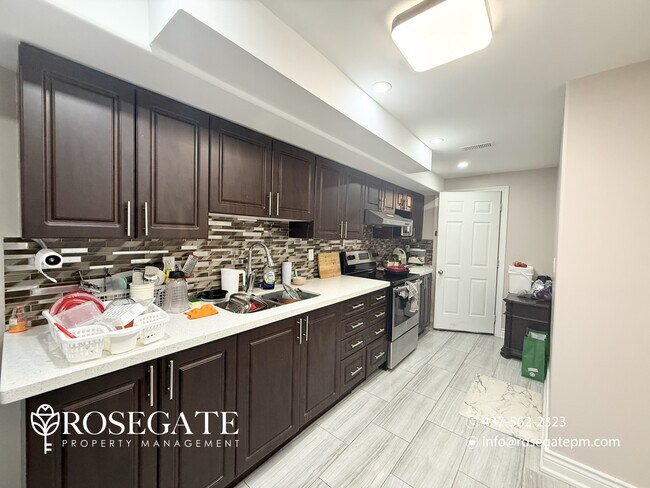 Building Photo - Spacious 3-Bedroom Basement Apartment with In-Unit Laundry – Oshawa