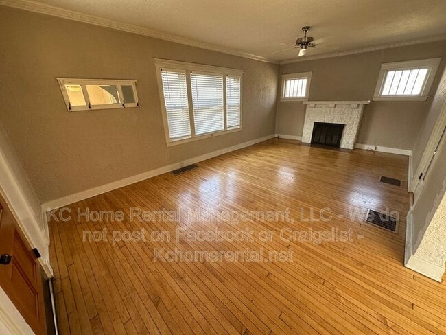 Building Photo - 10116 Johnson Dr