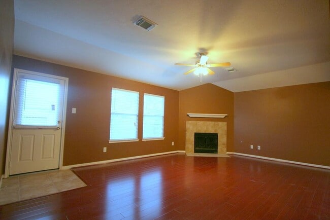 Foto del edificio - 3119 Myrtle Ranch Dr