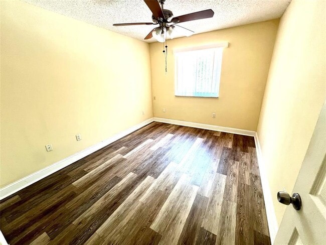 Building Photo - 7839 N Southwood Cir