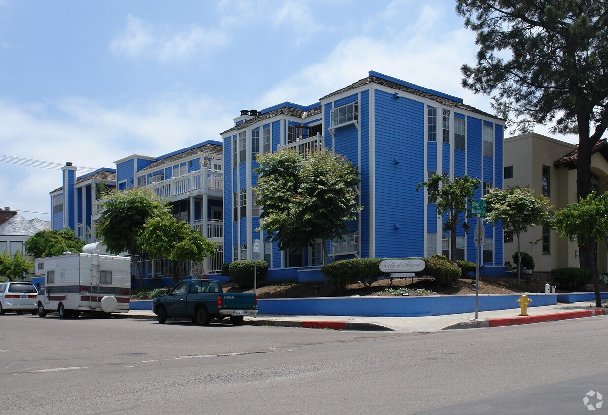 Primary Photo - 701-703 Silver St