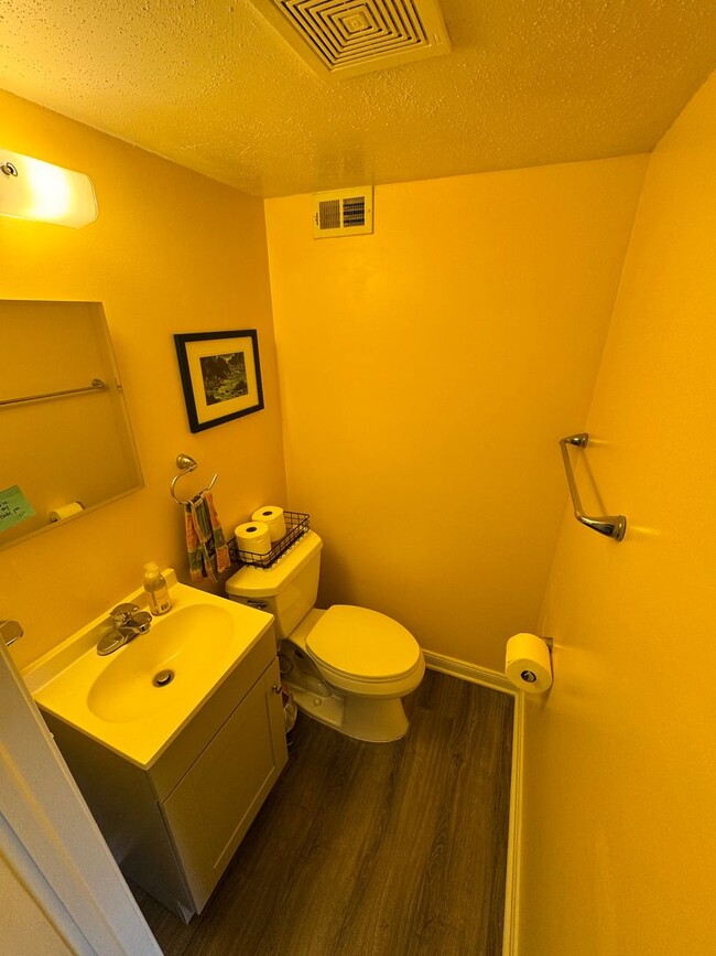 Foto del edificio - Spacious 3 Bed 2.5 Bath in Henrico/West End