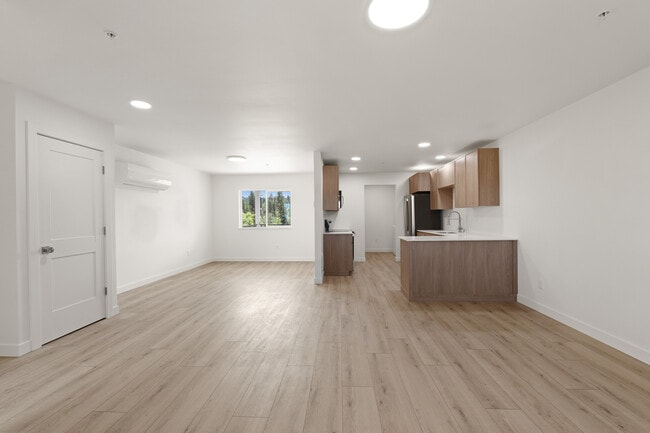 Building Photo - McKinnon Place Apartments