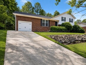 Building Photo - 2712 Fair Oak Ct