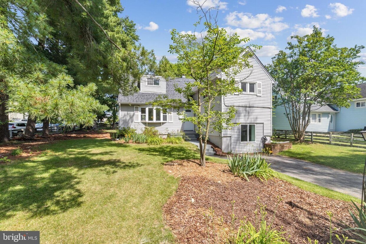 Foto principal - 10129 52nd Ave