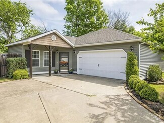 Building Photo - 4428 W Bungalow St