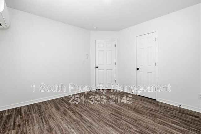 Building Photo - 377 Tuttle Ave