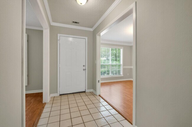 Foto del edificio - 1406 Avondale Ct