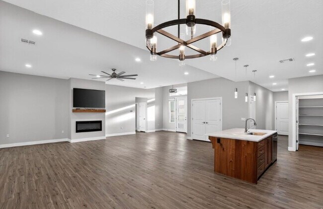 Foto del edificio - 1838 W 180 N