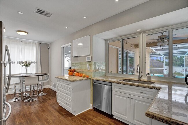 Foto del edificio - 2101 N 52nd Ave