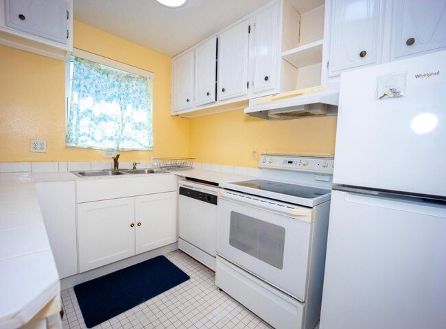 Foto del edificio - 3240 Ridge Hill Rd