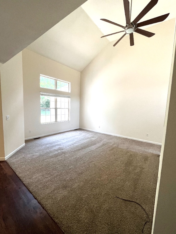 Foto del edificio - 1208 E Jeffery Dr