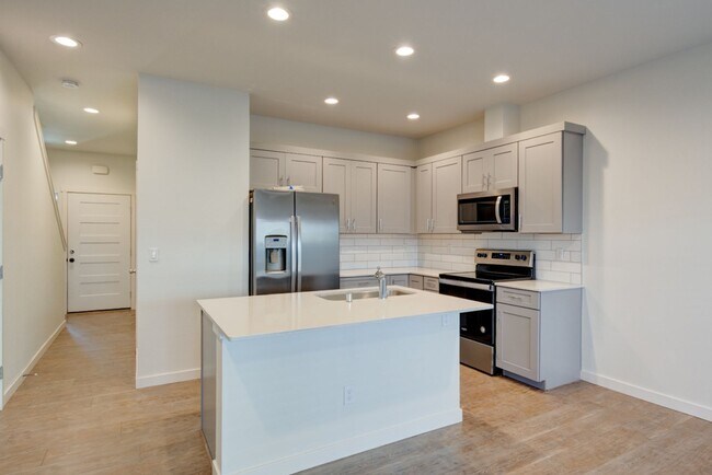 Foto del edificio - 3 Bedroom/2 Bath townhouse in Kettlecove community