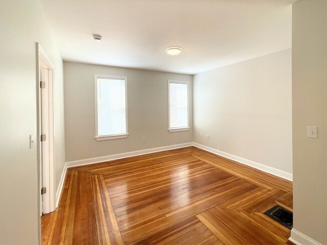 Building Photo - 25 Bennett St