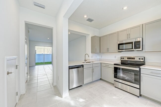 Foto del edificio - 6354 Fairmont Ln