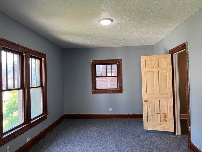 Building Photo - Coming soon- Cute 2 bedroom Cape Cod with ...