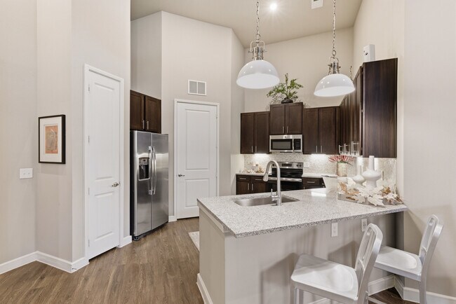 2BD, 2BA - 1137SF - Kitchen - Capitol at Stonebriar