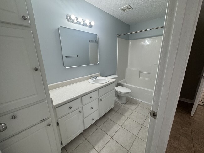 Foto del edificio - 132 Cove Ln