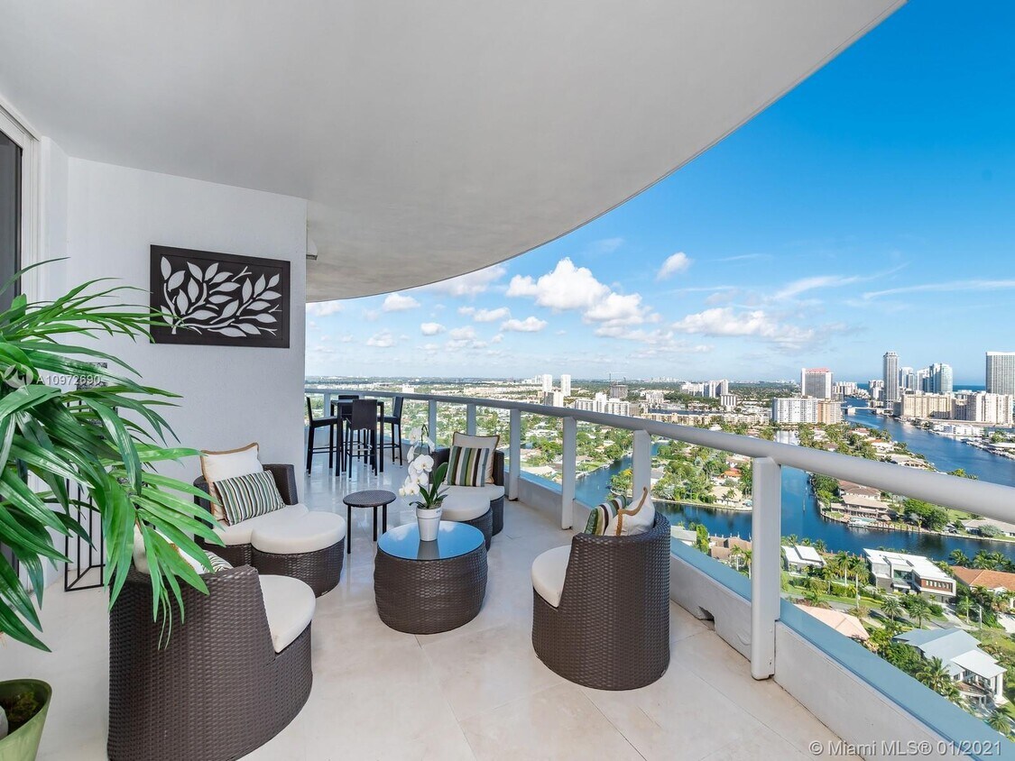 Primary Photo - 21200 NE 38th Ave