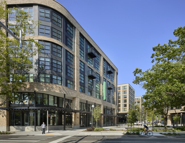 Building Photo - Grand Street Commons