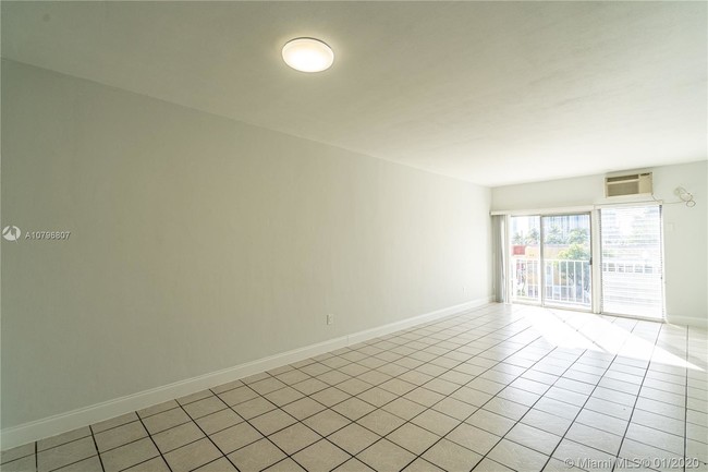 Foto del edificio - 2101 Normandy Dr