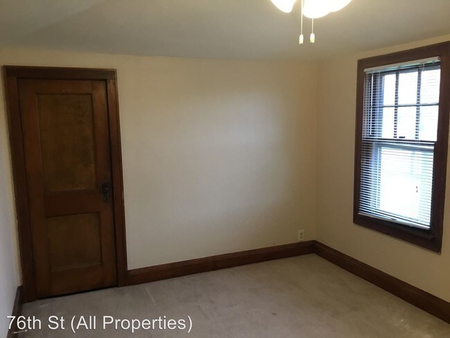 Building Photo - 206-208 N 76th St