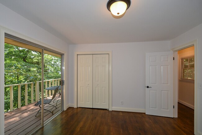 Foto del edificio - 862 Lake Arrowhead Dr