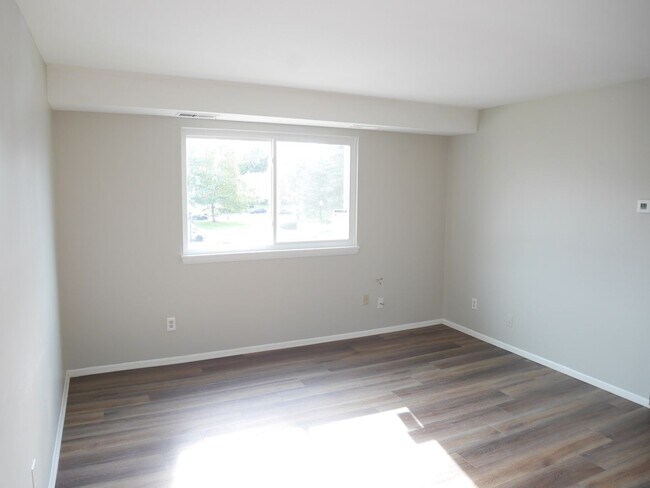 Foto del edificio - Two Bedroom 2nd Floor Condo- Reisterstown, MD