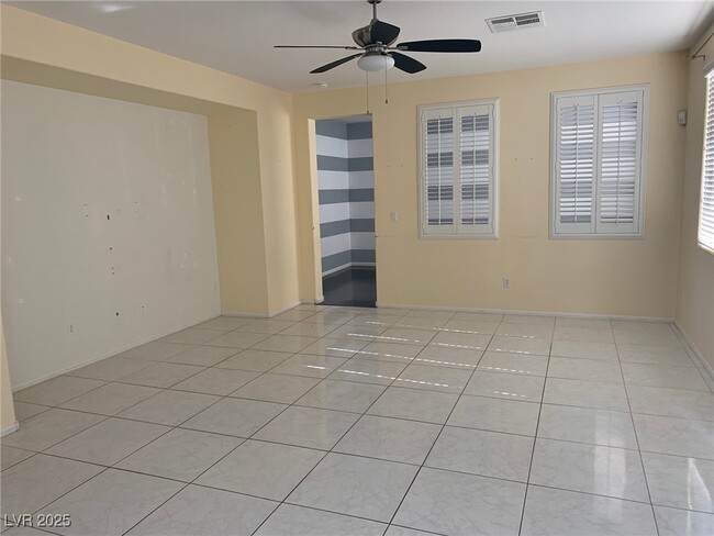 Building Photo - 10619 Tamaruga Ct