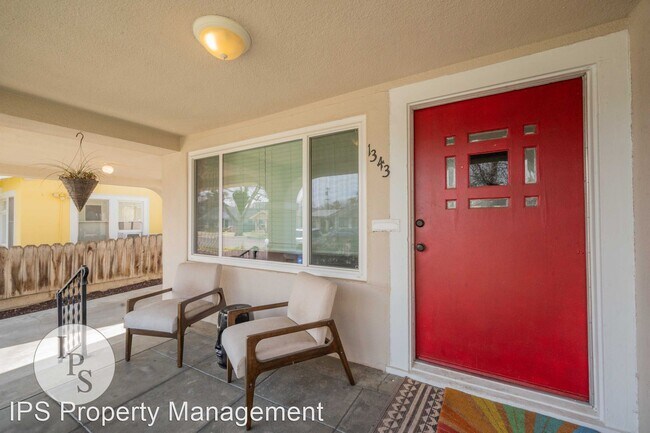Building Photo - 3 br, 1 bath House - 1343 N Wilson Ave