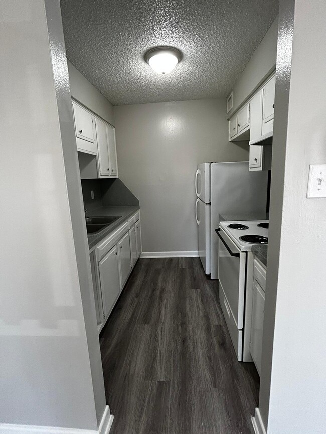 Foto del edificio - 1605 W McIntyre St