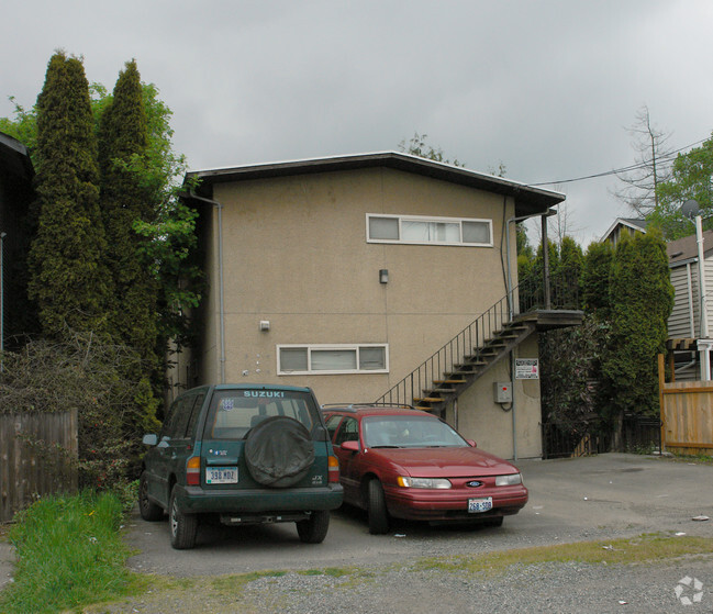 Foto del edificio - Oak Tree Apartments