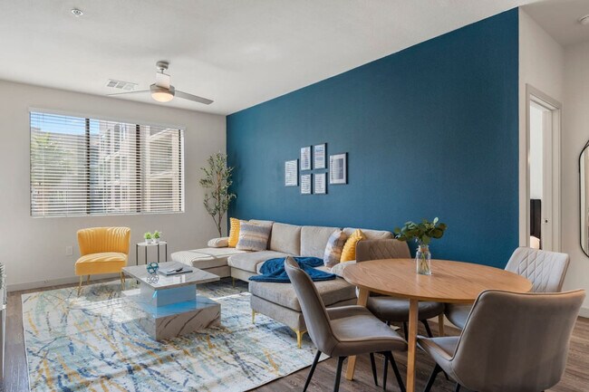 Building Photo - 711 W Broadway Rd