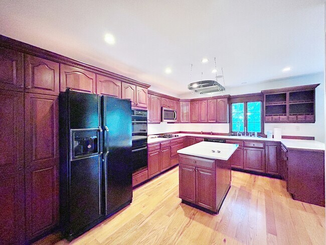 Building Photo - 24 Nugent Ln